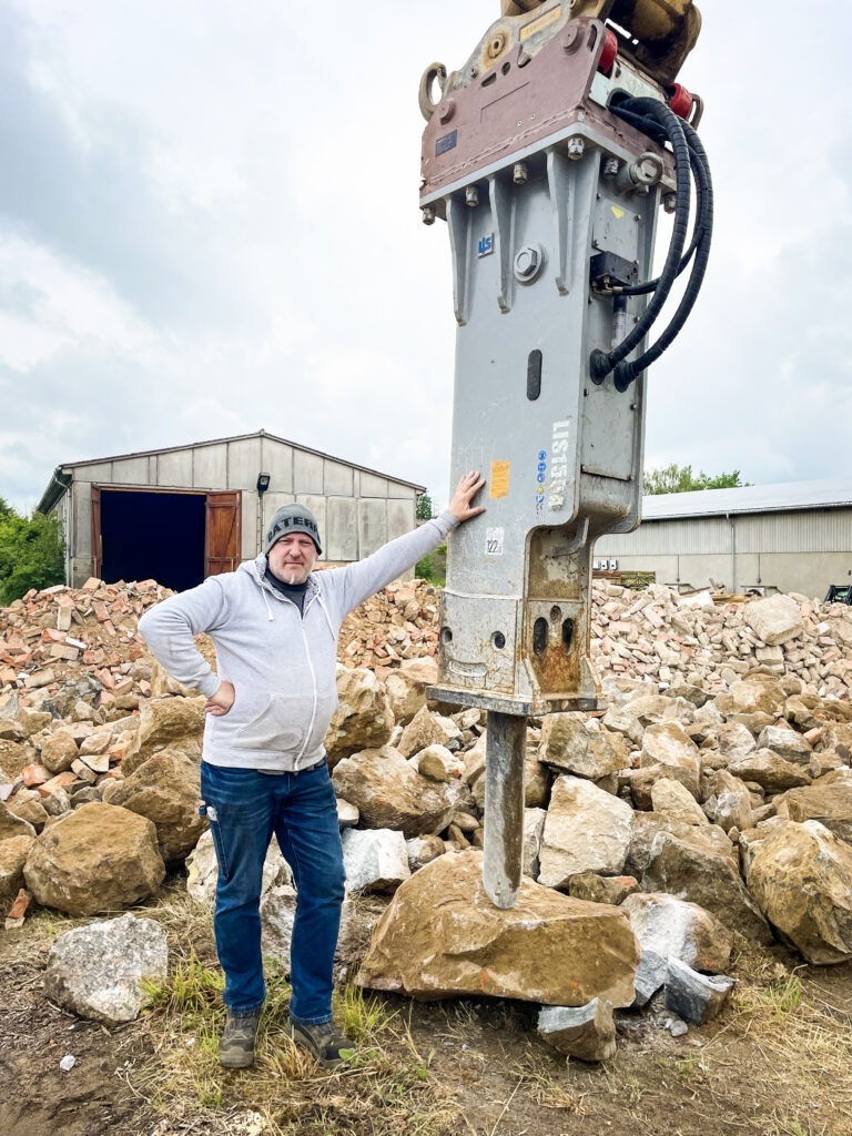 LIS-Hydraulikhämmer an Material und Einsatz angepasst