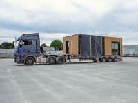 Max Trailer bringen Wohnmodule sicher ans Ziel