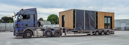 Max Trailer bringen Wohnmodule sicher ans Ziel