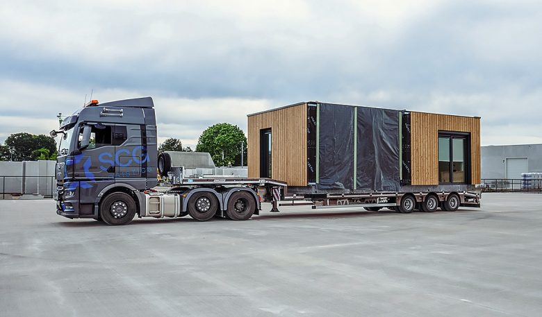 Max Trailer bringen Wohnmodule sicher ans Ziel