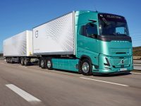 Volvo Trucks stromt auf
