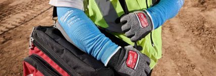 Erweitertes Sortiment an kühlender Arbeitskleidung