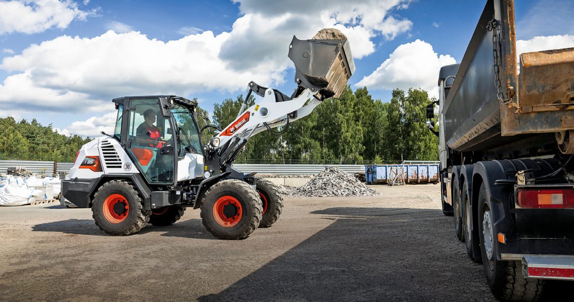 Bobcat präsentiert neuen L85 und L100 mit Zusatzhydraulik Bobcat