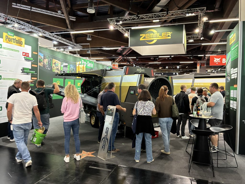 Mobile Siebtechnik trifft auf digitale Steuerung und Telemetrie