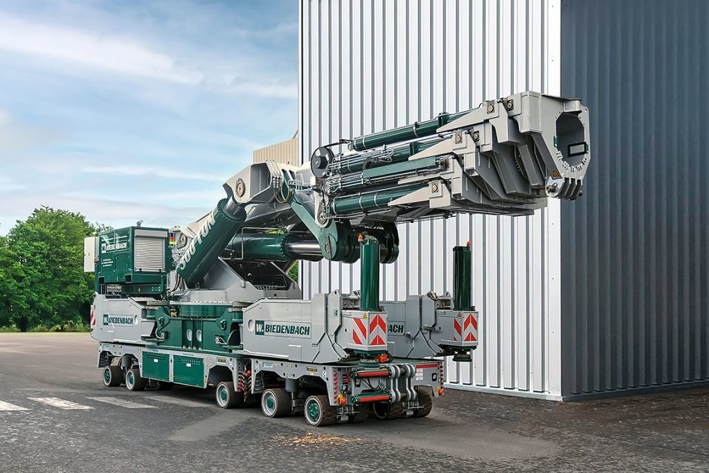 Hybrid-Schwerlastkran für enge Einsatzbereiche (Bild: Ingo Jensen/Ematec)